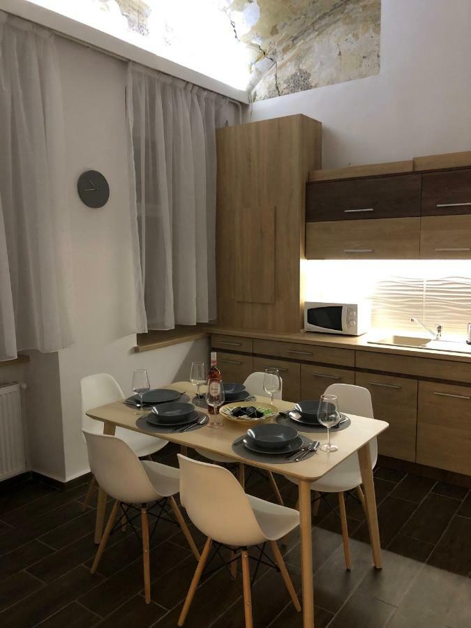 Pr Apartman Eger Eksteriør bilde