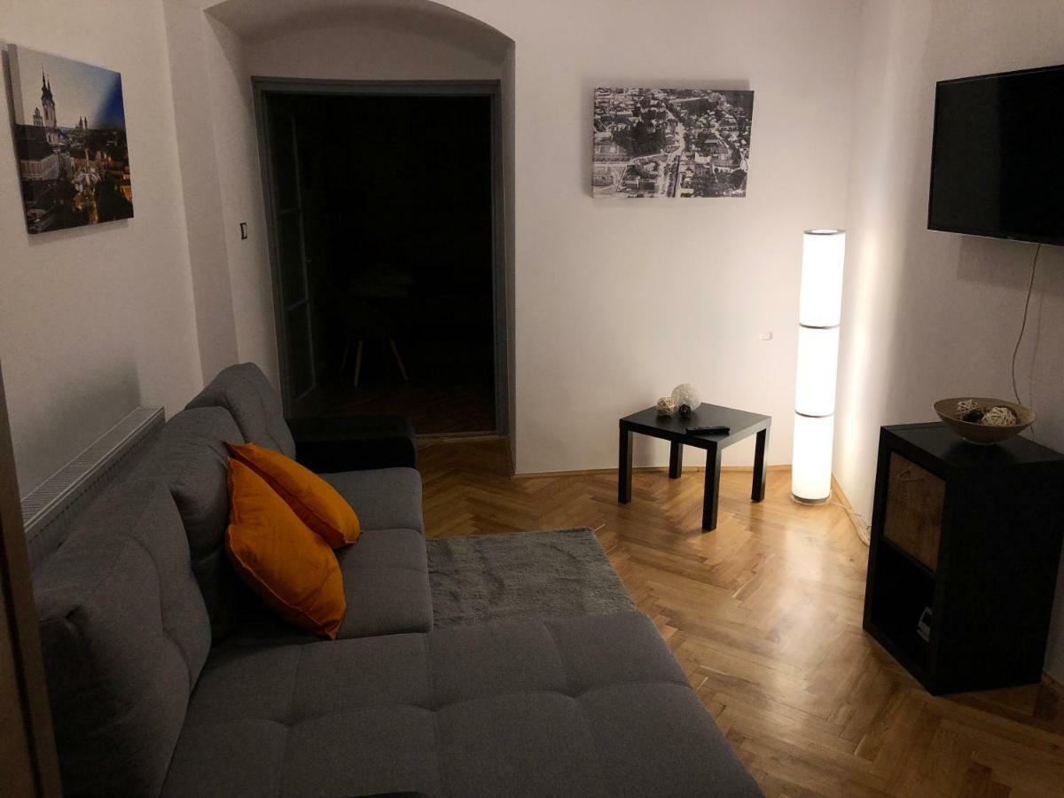 Pr Apartman Eger Eksteriør bilde